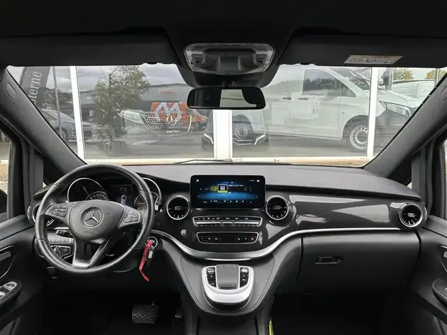 Mercedes-Benz V 250
