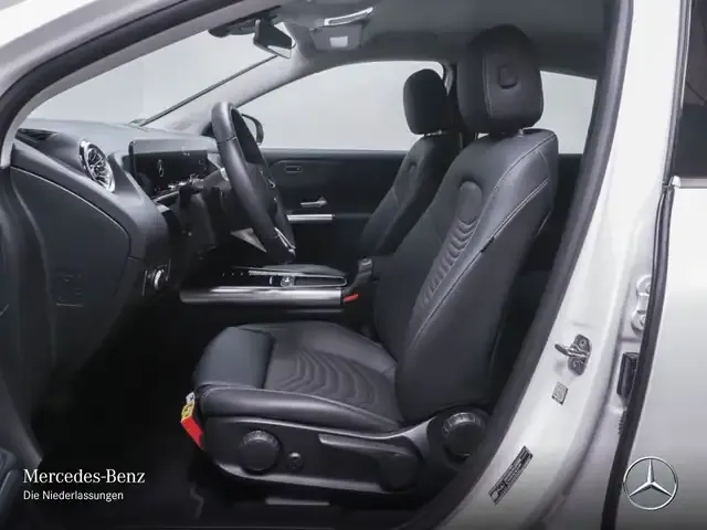 Mercedes-Benz EQA 300