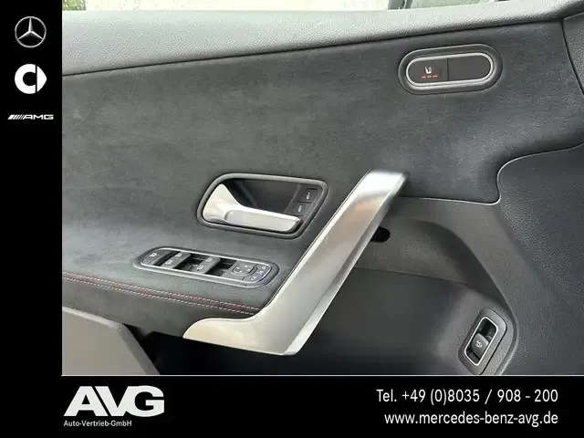 Mercedes-Benz A 220