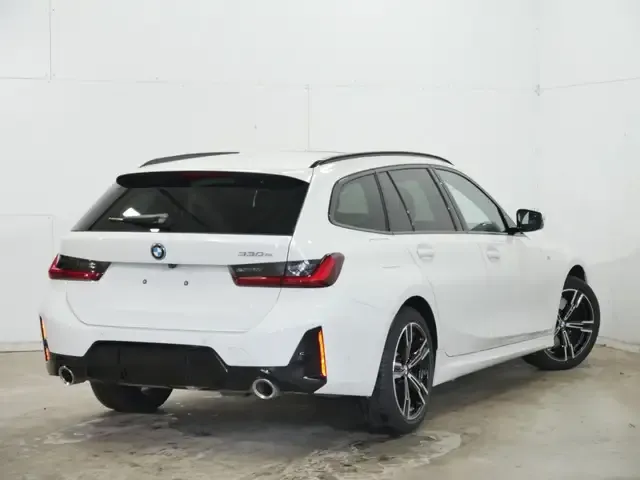 BMW 330