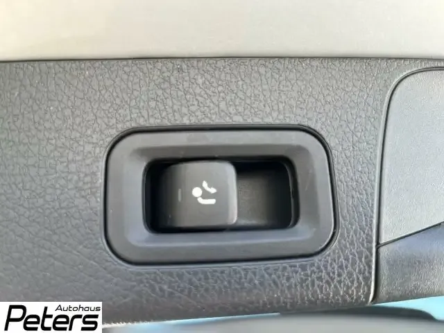 Mercedes-Benz GLB 220