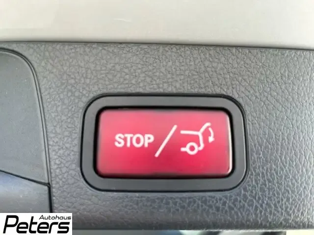 Mercedes-Benz GLB 220