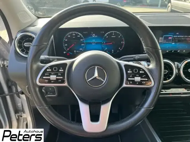 Mercedes-Benz GLB 220