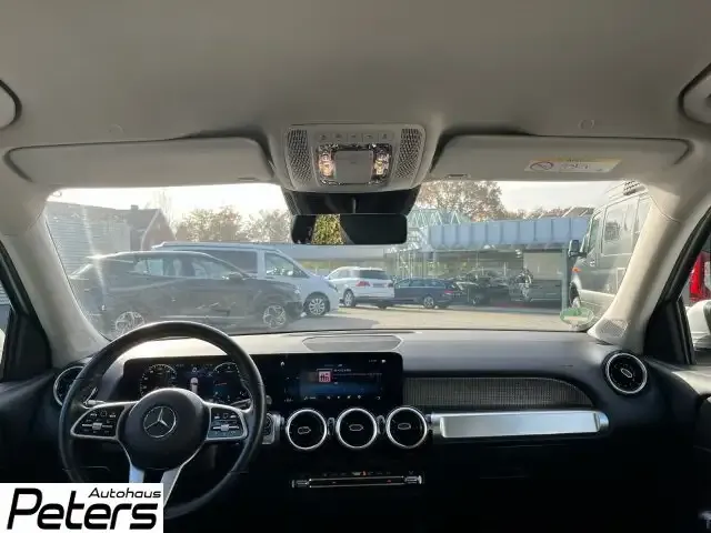 Mercedes-Benz GLB 220