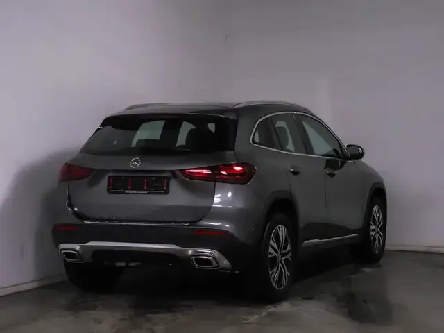 Mercedes-Benz GLA 200