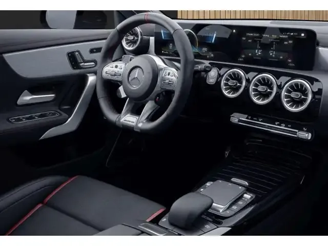 Mercedes-Benz CLA 45 AMG