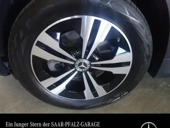 Mercedes-Benz GLA 220