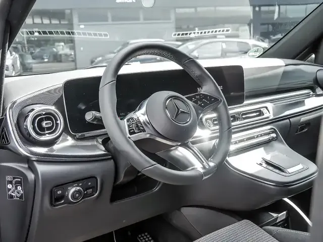 Mercedes-Benz V 220