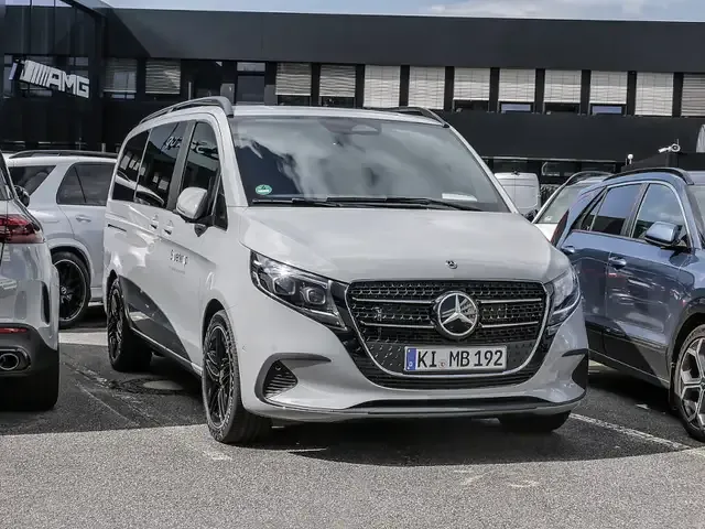 Mercedes-Benz V 220