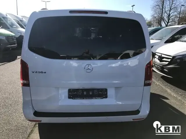 Mercedes-Benz V 250