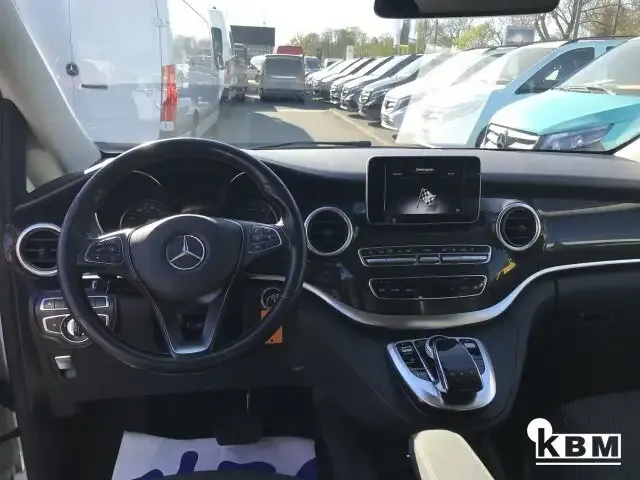 Mercedes-Benz V 250