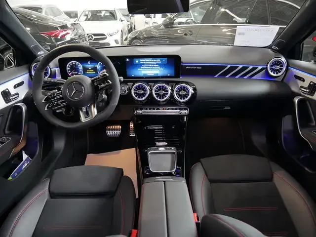 Mercedes-Benz A 45 AMG