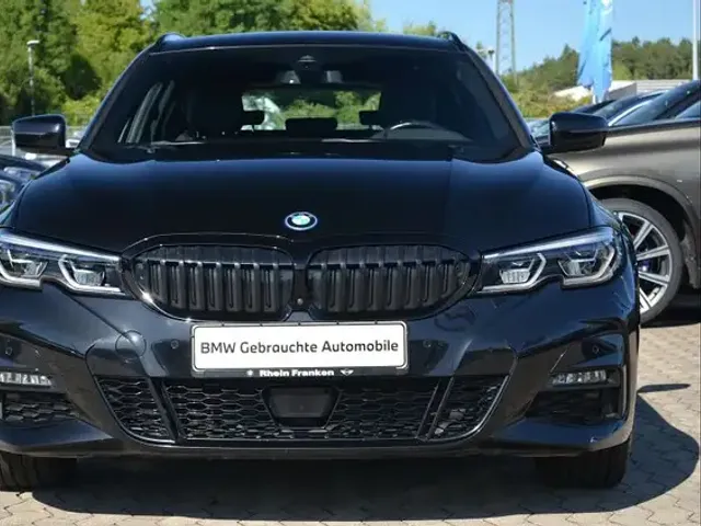 BMW 330