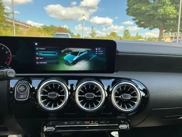 Mercedes-Benz CLA 180