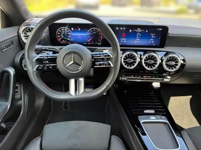 Mercedes-Benz CLA 180