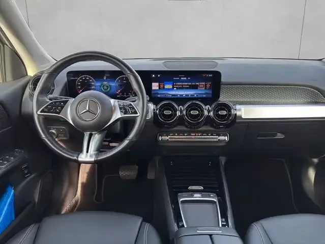 Mercedes-Benz GLB 200