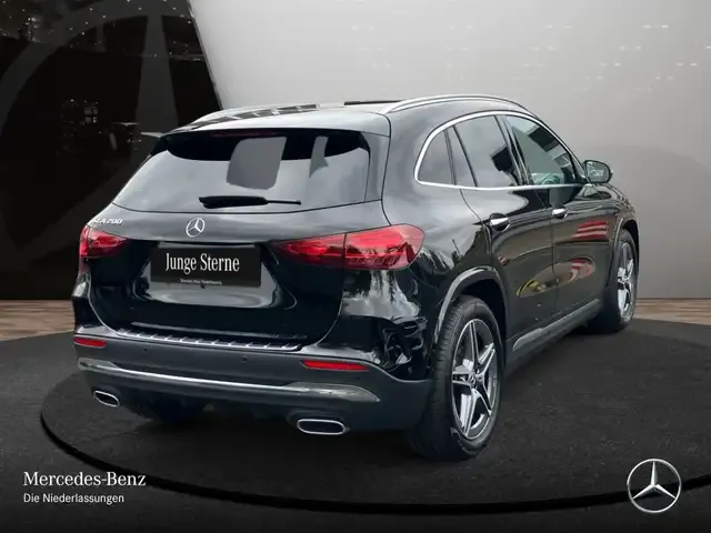 Mercedes-Benz GLA 200