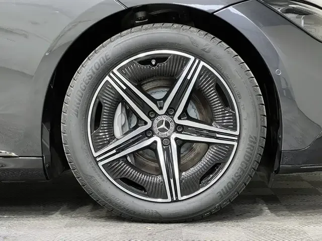 Mercedes-Benz EQE 350