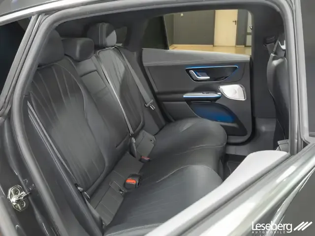 Mercedes-Benz EQE 300