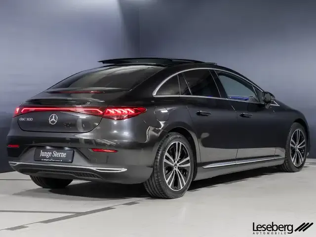 Mercedes-Benz EQE 300