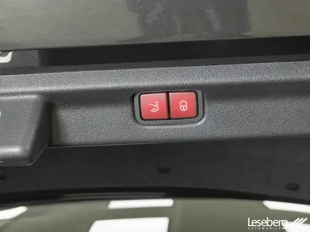 Mercedes-Benz EQE 300