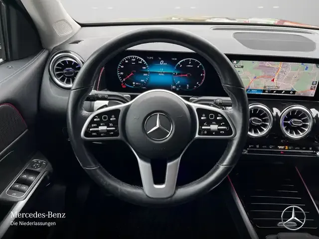 Mercedes-Benz GLB 200