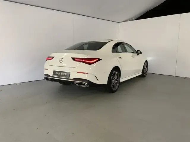 Mercedes-Benz CLA 200