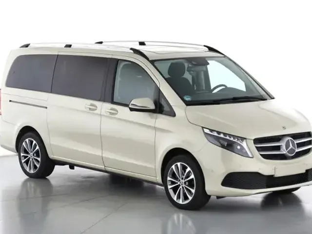 Mercedes-Benz V 220