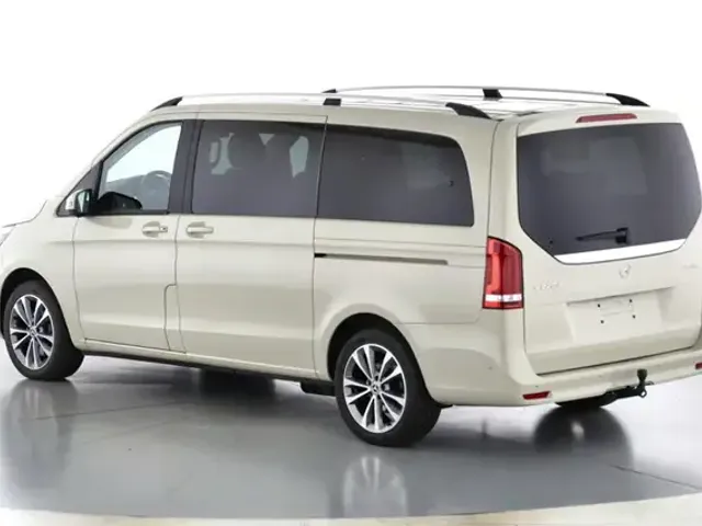 Mercedes-Benz V 220