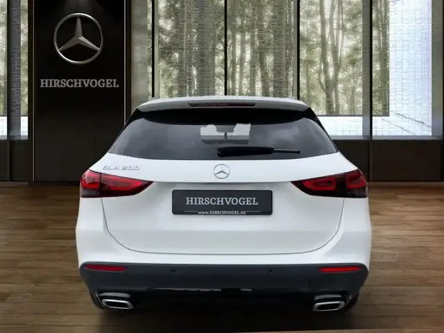 Mercedes-Benz GLA 200