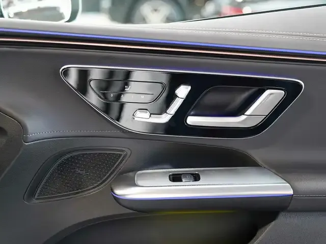 Mercedes-Benz EQE 300