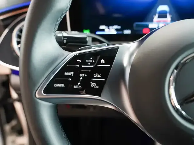 Mercedes-Benz EQE 300