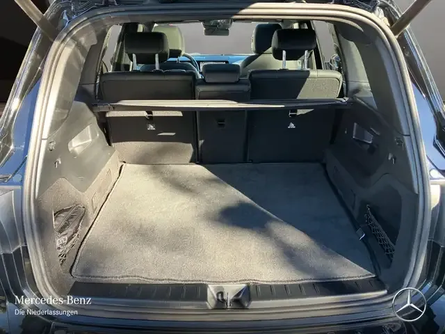 Mercedes-Benz GLB 220