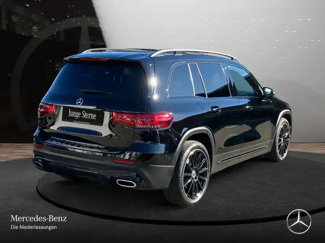 Mercedes-Benz GLB 220