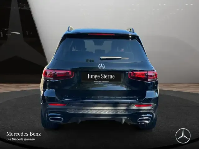 Mercedes-Benz GLB 220