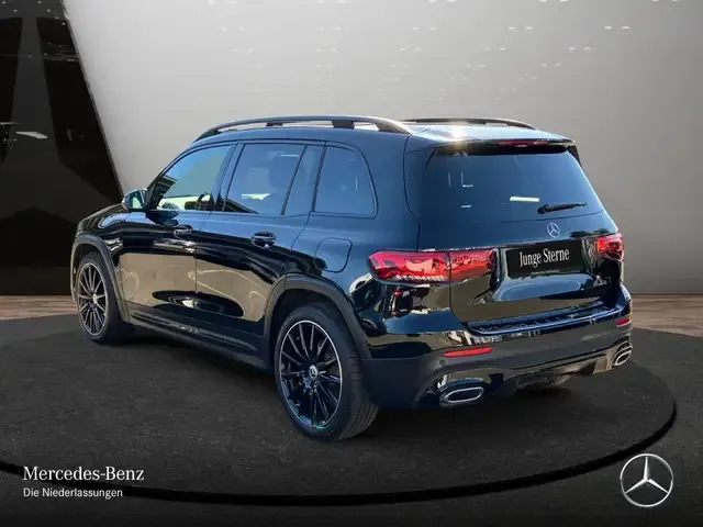 Mercedes-Benz GLB 220
