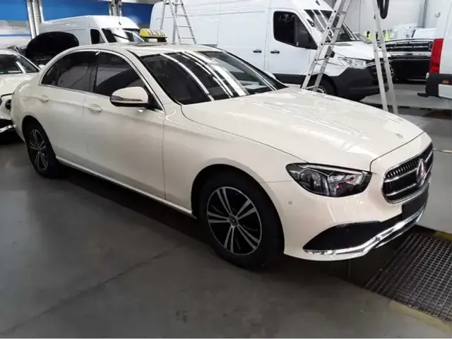 Mercedes-Benz E 200