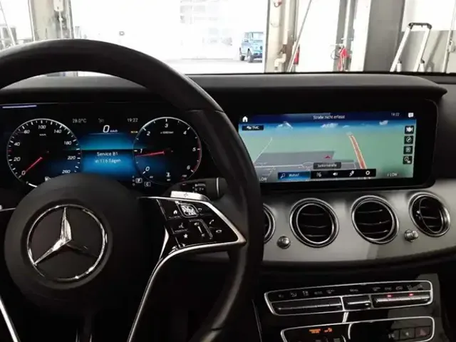 Mercedes-Benz E 200