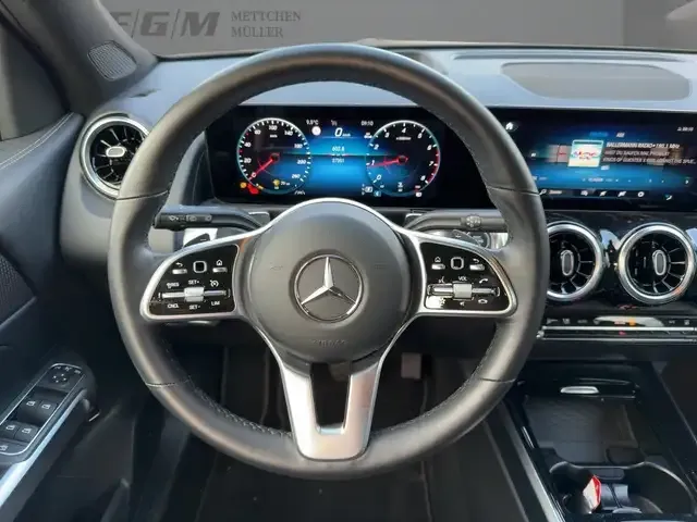 Mercedes-Benz GLB 180