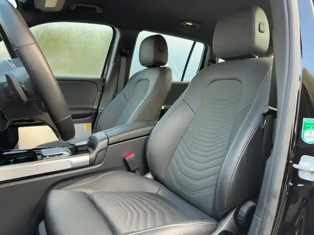 Mercedes-Benz GLB 180