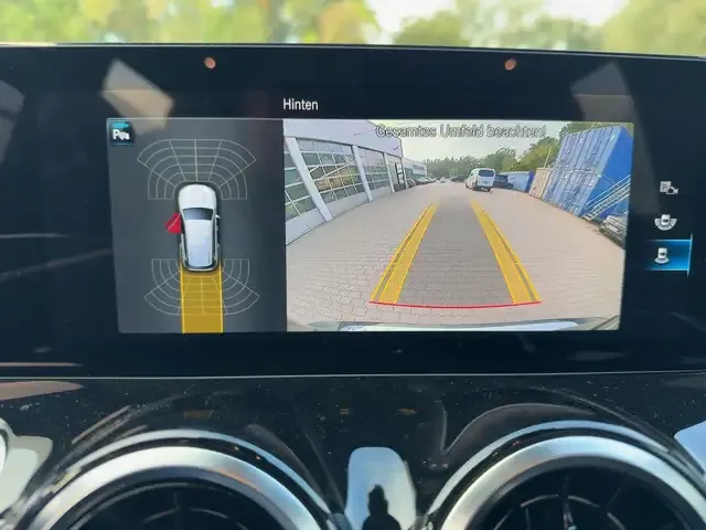 Mercedes-Benz GLB 180