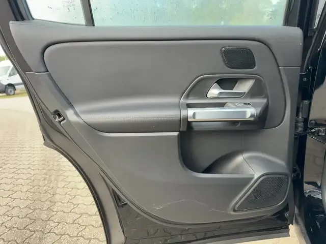 Mercedes-Benz GLB 180