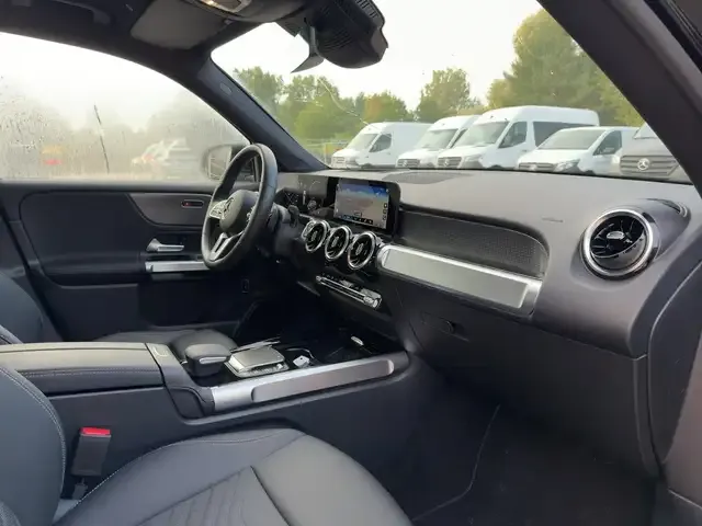 Mercedes-Benz GLB 180