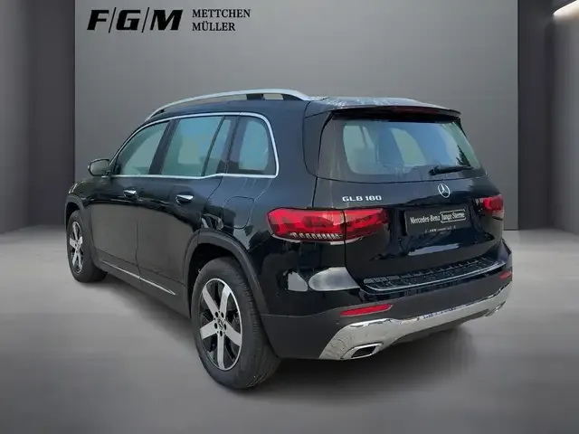 Mercedes-Benz GLB 180