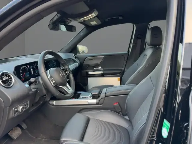 Mercedes-Benz GLB 180