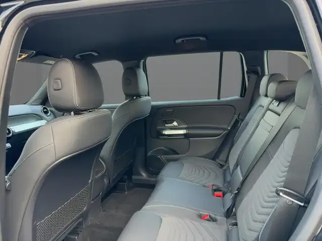 Mercedes-Benz GLB 180