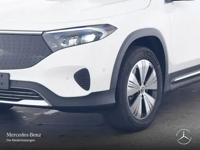 Mercedes-Benz EQB 300