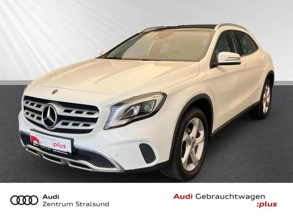 Mercedes-Benz GLA 200
