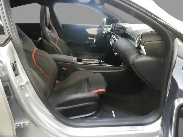 Mercedes-Benz CLA 35 AMG