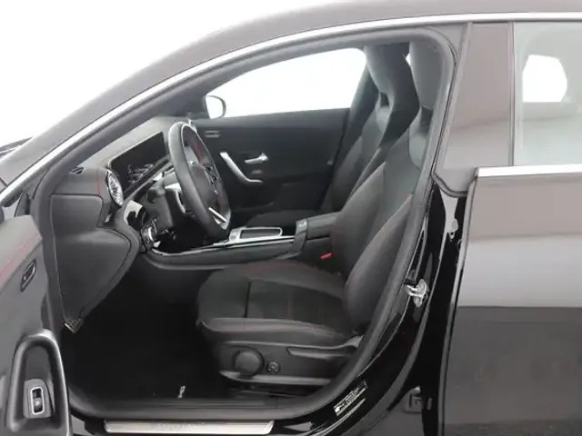 Mercedes-Benz CLA 220